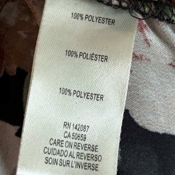 Simply Noelle Floral Tunic - Picture 8 of 9